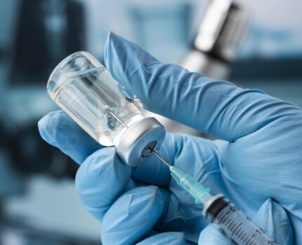 Recogida de firmas para que el Gobierno Vasco y Navarro paren las inoculaciones Covid